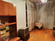 İcarəyə verilir 2 otaqlı 45 m2 köhnə tikili Elmlər Akademiyası m.