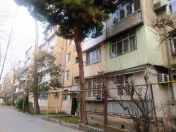 Satılır 3 otaqlı 70 m2 köhnə tikili 8 km