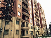 Satılır 4 otaqlı 186 m2 yeni tikili Gənclik m.