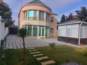 Satılır 5 otaqlı 280 m2 bağ evi Qara Qarayev m.