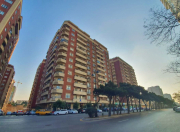 İcarəyə verilir 4 otaqlı 200 m2 yeni tikili Nəsimi r.