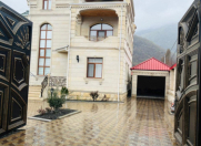 Satılır 6 otaqlı 460 m2 villa Qax