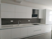 İcarəyə verilir 4 otaqlı 200 m2 yeni tikili 28 May m.