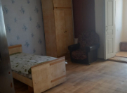 İcarəyə verilir 4 otaqlı 90 m2 köhnə tikili Hilton otel