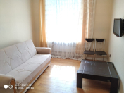 İcarəyə verilir 2 otaqlı 45 m2 köhnə tikili Nəsimi r.