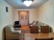 İcarəyə verilir 2 otaqlı 60 m2 köhnə tikili Elmlər Akademiyası m.