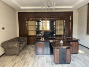 İcarəyə verilir 4 otaqlı 160 m2 ofis Gənclik m.