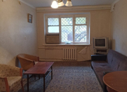 Satılır 2 otaqlı 44 m2 köhnə tikili Dövlət Statistika Komitəsi