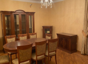 İcarəyə verilir 3 otaqlı 120 m2 köhnə tikili Şah İsmayıl Xətai m.