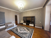 İcarəyə verilir 2 otaqlı 65 m2 köhnə tikili 28 May m.