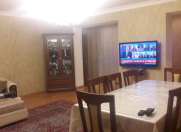 Satılır 4 otaqlı 125 m2 köhnə tikili Gənclik m.