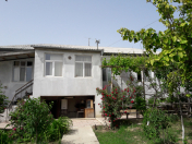 Satılır 4 otaqlı 160 m2 həyət evi Saray