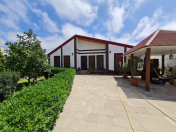 İcarəyə verilir 4 otaqlı 240 m2 bağ evi Şüvəlan Park ticarət mərkəzi