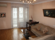 İcarəyə verilir 3 otaqlı 70 m2 köhnə tikili 28 May m.