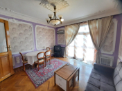 İcarəyə verilir 2 otaqlı 60 m2 köhnə tikili Elmlər Akademiyası m.