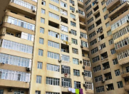 Satılır 1 otaqlı 50 m2 yeni tikili İnşaatçılar m.