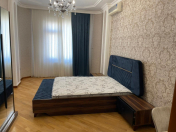 İcarəyə verilir 4 otaqlı 200 m2 yeni tikili Nəsimi r.