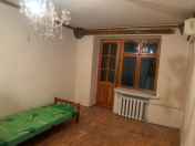 İcarəyə verilir 3 otaqlı 100 m2 köhnə tikili İnşaatçılar m.