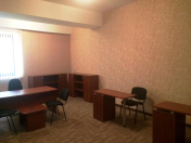 İcarəyə verilir 5 otaqlı 245 m2 ofis Gənclik m.