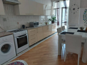 İcarəyə verilir 2 otaqlı 90 m2 yeni tikili Nizami m.