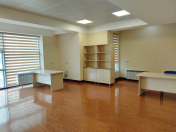 İcarəyə verilir 3 otaqlı 150 m2 ofis Şah İsmayıl Xətai m.
