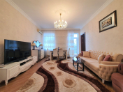 İcarəyə verilir 3 otaqlı 100 m2 köhnə tikili Mərkəzi Univermaq