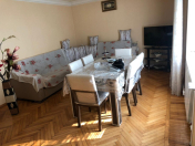 Satılır 4 otaqlı 80 m2 köhnə tikili Yasamal r.