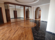 Satılır 5 otaqlı 330 m2 yeni tikili 28 May m.