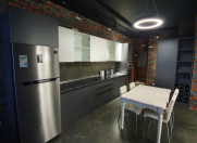 İcarəyə verilir 4 otaqlı 350 m2 yeni tikili 28 May m.