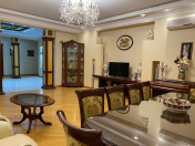 Satılır 4 otaqlı 218 m2 yeni tikili Gənclik m.