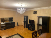 İcarəyə verilir 3 otaqlı 120 m2 köhnə tikili Elmlər Akademiyası m.