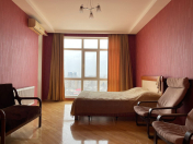 Satılır 1 otaqlı 50 m2 yeni tikili İnşaatçılar m.