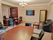 İcarəyə verilir 4 otaqlı 170 m2 ofis Elmlər Akademiyası m.