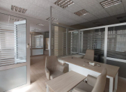 İcarəyə verilir 6 otaqlı 250 m2 ofis İnşaatçılar m.