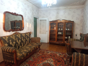 İcarəyə verilir 2 otaqlı 65 m2 köhnə tikili Memar Əcəmi m.