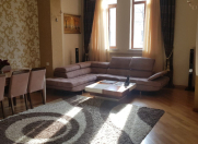 İcarəyə verilir 4 otaqlı 100 m2 köhnə tikili Gənclik m.