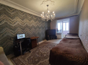 Satılır 2 otaqlı 60 m2 köhnə tikili Gənclik m.