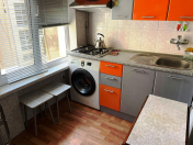 İcarəyə verilir 2 otaqlı 45 m2 köhnə tikili Elmlər Akademiyası m.