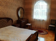 İcarəyə verilir 3 otaqlı 80 m2 köhnə tikili Yasamal r.