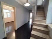 İcarəyə verilir 3 otaqlı 160 m2 ofis İnşaatçılar m.