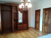 İcarəyə verilir 4 otaqlı 120 m2 köhnə tikili Elmlər Akademiyası m.