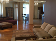 İcarəyə verilir 5 otaqlı 250 m2 yeni tikili Gənclik m.