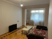 Satılır 3 otaqlı 90 m2 köhnə tikili Zərifə Əliyeva adına park