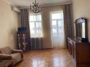 Satılır 3 otaqlı 75 m2 köhnə tikili Səməd Vurğun parkı