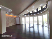 İcarəyə verilir 8 otaqlı 350 m2 ofis İçəri Şəhər m.