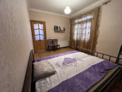 İcarəyə verilir 2 otaqlı 55 m2 köhnə tikili Elmlər Akademiyası m.