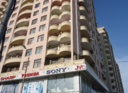 Satılır 1 otaqlı 300 m2 obyekt İnşaatçılar m.