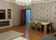 İcarəyə verilir 3 otaqlı 150 m2 yeni tikili Səməd Vurğun parkı