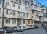 Satılır 4 otaqlı 100 m2 köhnə tikili Gənclik m.