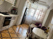 Satılır 5 otaqlı 255 m2 yeni tikili 28 May m.